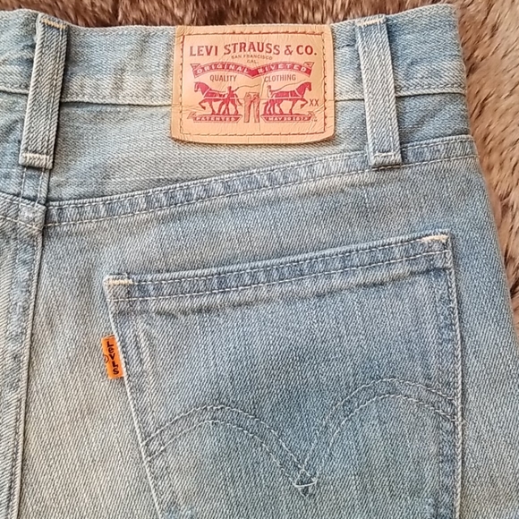 Levi's High Rise Denim Distressed Shorts - Picture 4 of 8